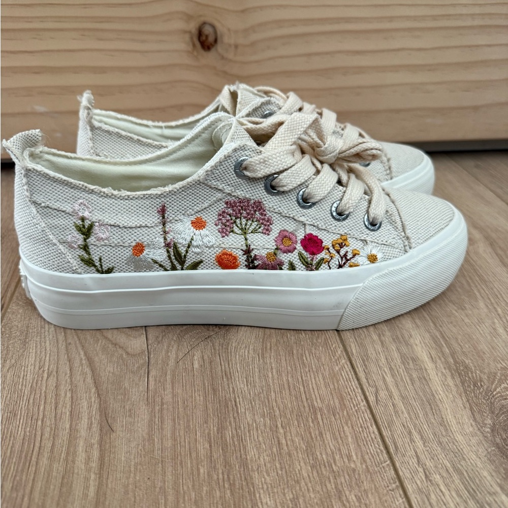 Floral Embroidered Canvas Sneakers
